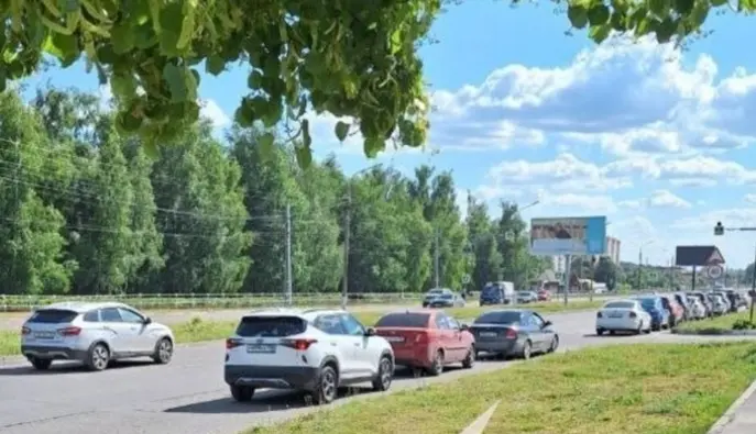 Наслідки атак по Москві: черги на АЗС та дефіцит пального для автобусів