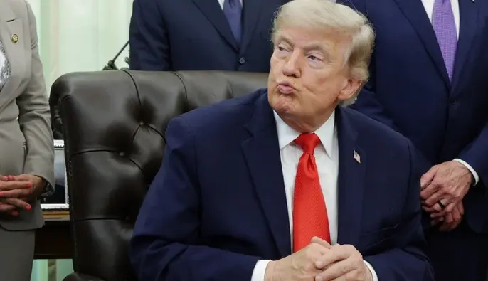 Трамп висловився щодо можливих мит в Ормузькій протоці