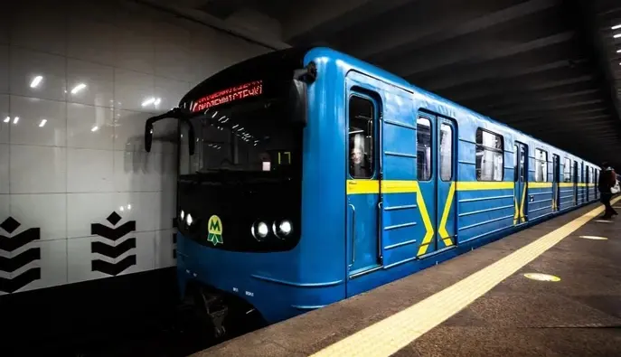 У центрі Києва змінять режим роботи деяких станцій метро 21 червня — КМДА