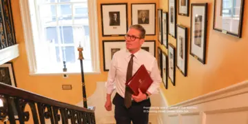 Стармер готовится объявить об отставке — когда в Великобритании сменится правительство