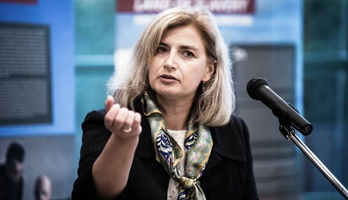 Польша объяснила, почему не лишает орденов Муссолини и Шредера, но лишила Зеленского