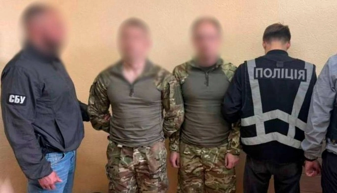 У Києві біля ВНЗ підпалили генератор та заклали вибухівку: підозрювані хотіли втекти до Білорусі