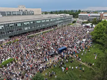 У Празі тисячі людей вийшли на протест через реформу фінансування суспільних медіа