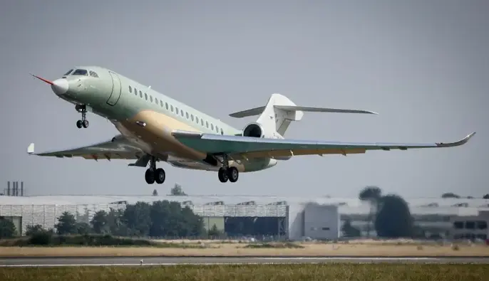 Новый флагман Dassault успешно совершил свой первый полет