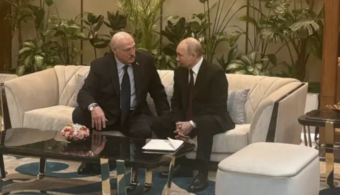 Путін не захищатиме Лукашенка: чому Москва не готова відкривати білоруський фронт