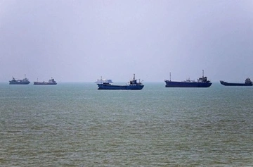 Из Ормузского пролива эвакуируют 11 тыс. моряков — ІМО