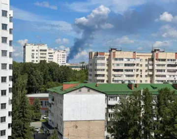 В 1400 км от границы: украинские дроны атаковали НПЗ в российской Уфе