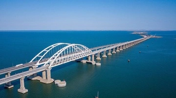 Россия ограничила использование Крымского моста из-за повреждений: эксперт рассказал детали