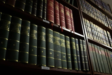 Reuters: РФ вывезла с оккупированных территорий 18 000 украиноязычных книг и спрятала