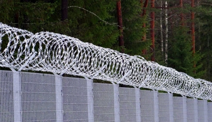 Латвія планує зберегти посилену охорону східного кордону до завершення року
