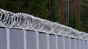 Латвія планує зберегти посилену охорону східного кордону до завершення року