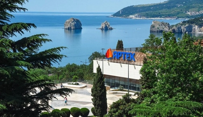 Оккупанты вывезли всех детей из «Артека» в Крыму: лагерь приостановил работу