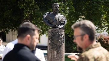 Памятник Мазепе могут установить на месте снесенного Ленина в центре Киева - Зеленский