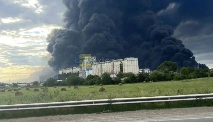 Генштаб: Сили оборони уразили два російські НПЗ, залізничний міст та склад боєприпасів