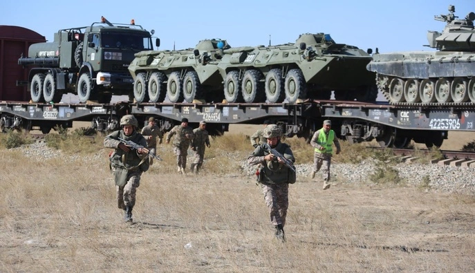 Казахстан проводит военные учения