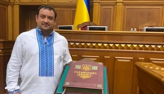 Нардеп Кузьміних може уникнути покарання у справі про хабар – журналісти