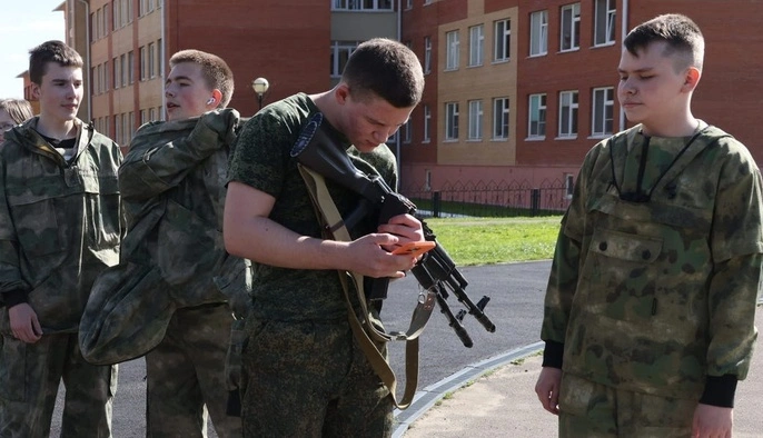 З 1 вересня в Росії розширюють військову підготовку дітей у школах
