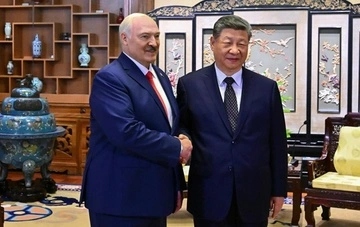 Поїздка Лукашенка до Пекіна може бути спробою захиститися від тиску Кремля — експерт