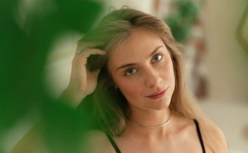 Акторка Клавдія Дрозд народила первістка та показала перші кадри з малюком