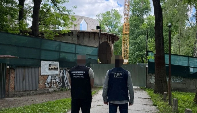 У Хмельницькому в парку Чекмана виявили незаконне будівництво: ДБР наклало арешт