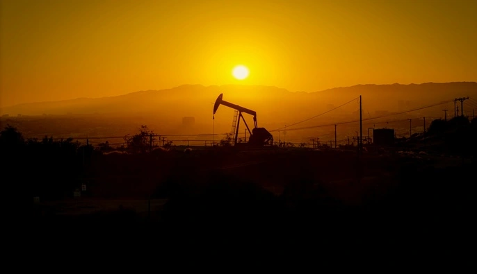 Иран и США провели переговоры в Катаре: цены на нефть упали до самого низкого уровня с февраля