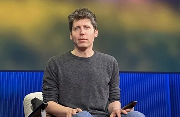 OpenAI хочет передать 5% акций правительства США, чтобы наладить отношения с Трампом