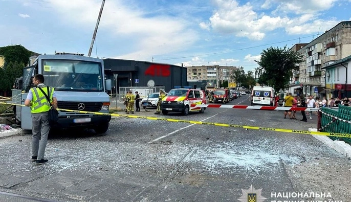 В Ровенской маршрутка столкнулась с поездом: есть погибшие и пострадавшие
