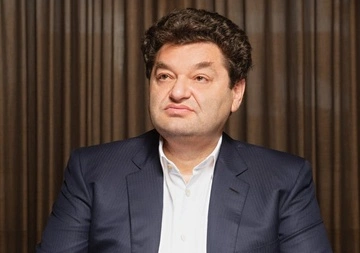 У замаху на олігарха Єрмолаєва підозрюють українку, яка видавала себе за чоловіка — Le Figaro