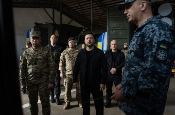 Зеленский в Одесской области обсудил с ВМС увеличение количества вертолетов для усиления ПВО