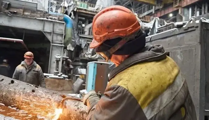 В ходе атаки в Киеве россияне повредили технику ДТЭК — что известно
