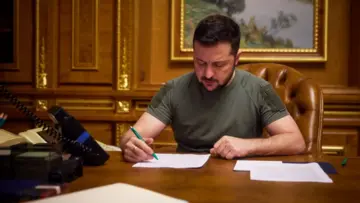 Украина ввела санкции против поставщиков оборудования для ракетных заводов РФ
