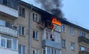 РФ атаковала многоэтажку в Запорожье: вспыхнул пожар, есть пострадавшие