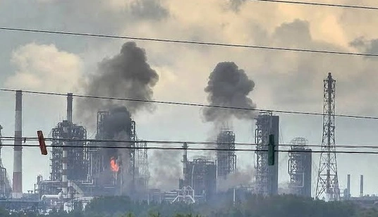 Reuters: атаки ЗСУ паралізували Омський НПЗ за 2 500 км від кордону 