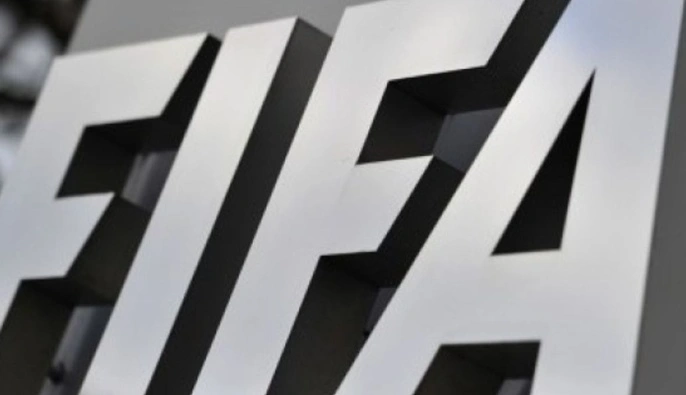ФИФА планирует рассмотреть возможность снятия санкций с РФ в мировом футболе — медиа