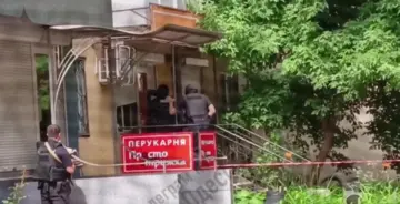 В Одесі чоловік міг взяти людей у заручники в перукарні – що відбувається
