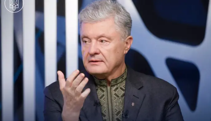 Верховный Суд отказал Порошенко в отмене санкций: что известно