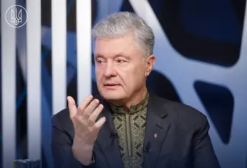 Верховный Суд отказал Порошенко в отмене санкций: что известно