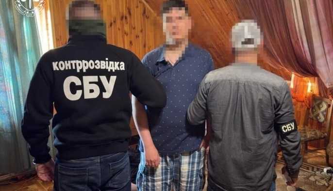 Просив росіян вдарити по Хмельницькому: затримано підозрюваного у наведенні нових ударів РФ
