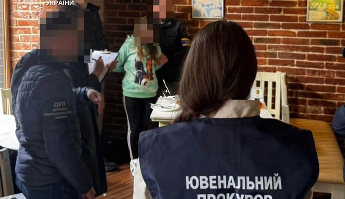 В Івано-Франківську взяли під варту жінку, яку підозрюють у продажі новонародженого сина за $20 тисяч