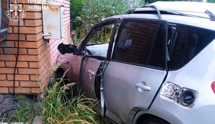 На Харківщині російських дрон вдарив по цивільному авто: загинули водій та пасажир