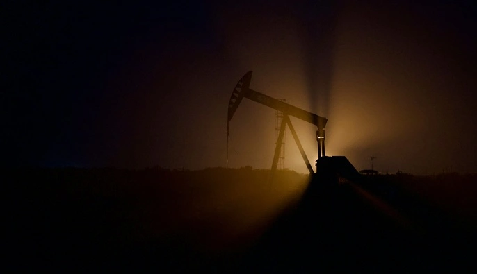 МЭА ухудшило прогноз добычи нефти РФ из-за регулярных атак украинских дронов — Reuters
