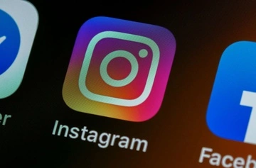 "Вызывает зависимость": ЕС призвал Meta изменить дизайн приложений Facebook и Instagram