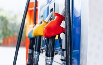 Дефицит топлива в России усиливается: производство упало до 65% спроса - Reuters