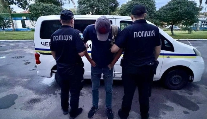 В Сумах задержали мужчину, который срезал троллейбусные провода после авиаудара — полиция