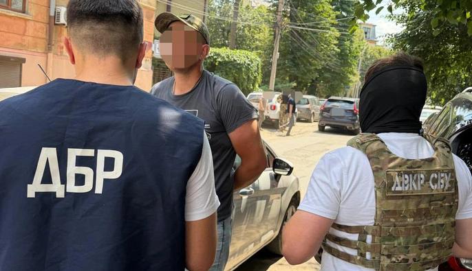 ГБР задержали военнослужащего, который помогал мужчинам незаконно выезжать в Румынию