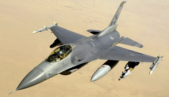 Украина получила новые мобильные тренажеры F-16