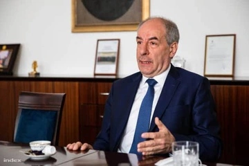 Парламент Венгрии одобрил конституционные изменения по устранению президента Шуйока
