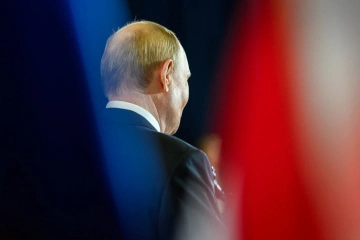 Путин боится внутреннего бунта, потому создает иллюзию оппозиции — эксперт