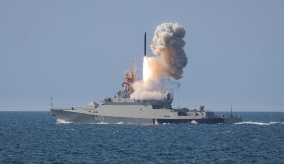 Удары по теневому флоту РФ в Азовском море усложнили российскую логистику - ВМС