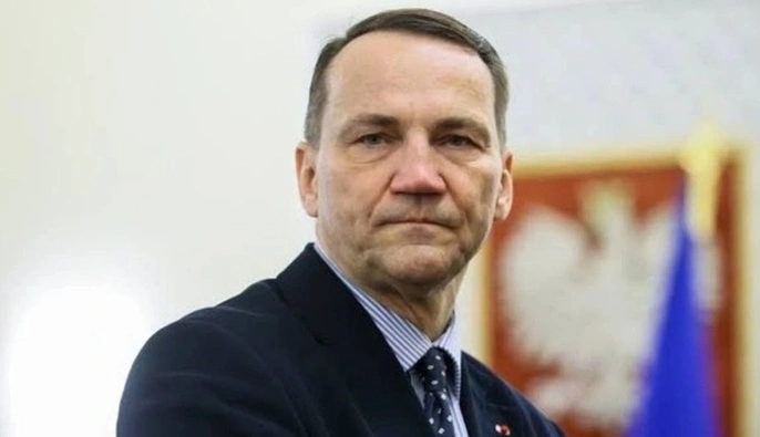 Сикорский предупредил, что РФ может готовить провокацию с украинскими дронами